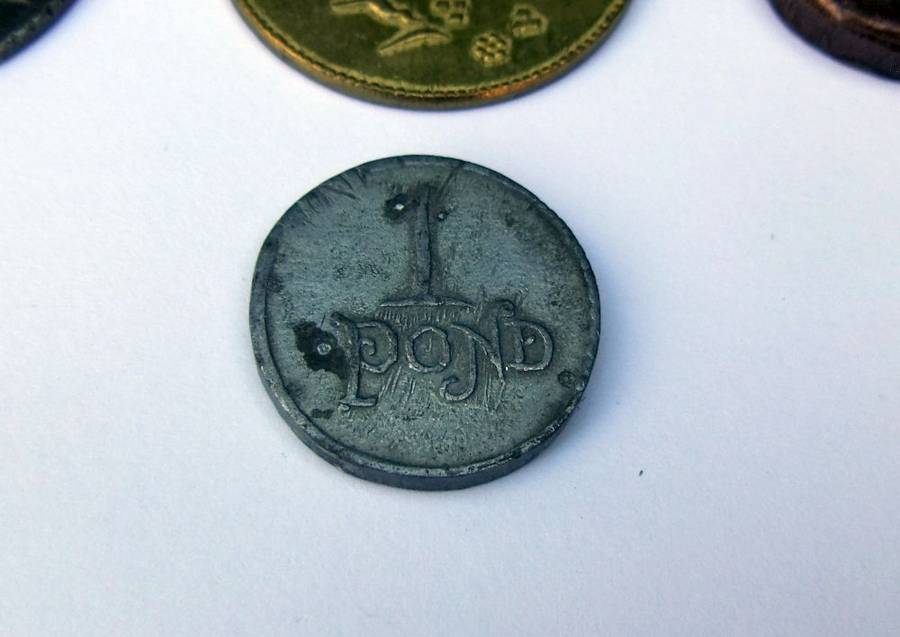 WOW !! 7 VINTAGE VAN RIEBEECK REPLIKA COINS DISTRIBUTED BY BP - TREASURE TROVE !! BID FOR ALL !!