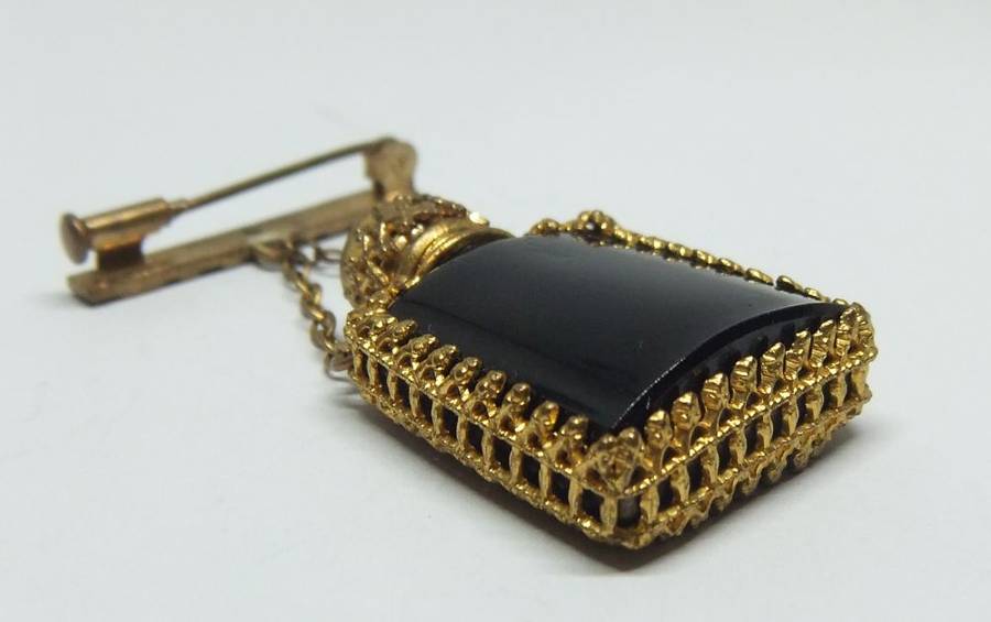 RARE FIND !! A CHARMING VINTAGE 1930`S MINIATURE FRENCH PERFUME BOTTLE BROOCH "PARIS" !!
