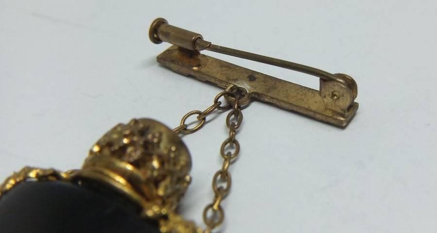 RARE FIND !! A CHARMING VINTAGE 1930`S MINIATURE FRENCH PERFUME BOTTLE BROOCH "PARIS" !!