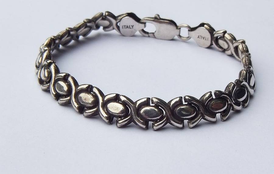 AN AWESOME VINTAGE ITALIAN STERLING SILVER BRACELET WITH EYE CATCHING PATTERN - EXCELLENT CONDITION