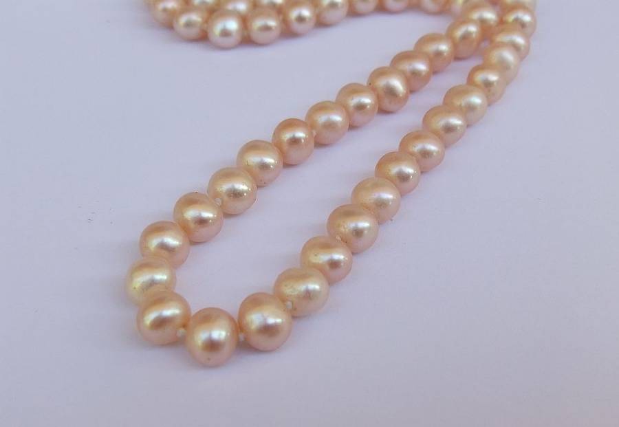 MUST SEE !! AN ELEGANT VINTAGE STYLE GENUINE FRESHWATER PEARL NECKLACE WITH MAGNETIC CLASP !! WOW