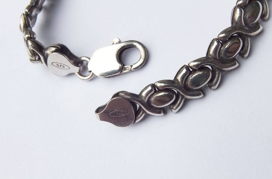 AN AWESOME VINTAGE ITALIAN STERLING SILVER BRACELET WITH EYE CATCHING PATTERN - EXCELLENT CONDITION