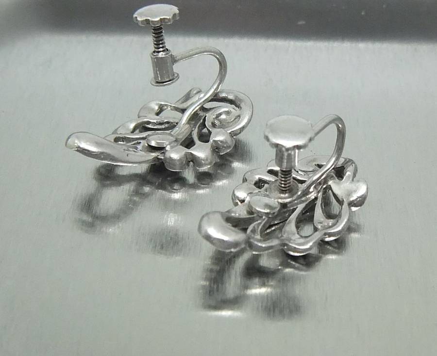 A CLASSY VINTAGE 1970`S PAIR OF SOLID SILVER SCREW ON EARRINGS SET WITH MARCASITE !! FREE COMBINING