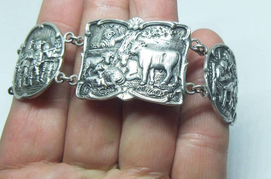 A stunning detailed old heavy quality silverplate bracelet by H.Hooijkaas of the Netherlands