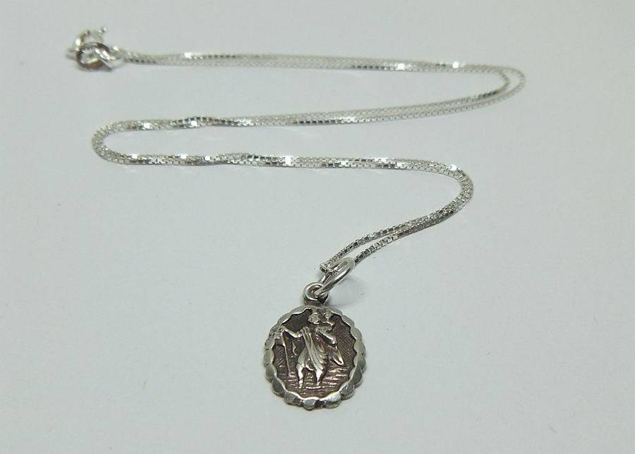 WOW !! A VINTAGE SOLID SILVER ST CHRISTOPHER PENDANT WITH A NEW STERLING SILVER NECKLACE !!