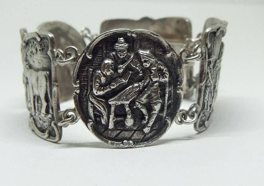 A stunning detailed old heavy quality silverplate bracelet by H.Hooijkaas of the Netherlands