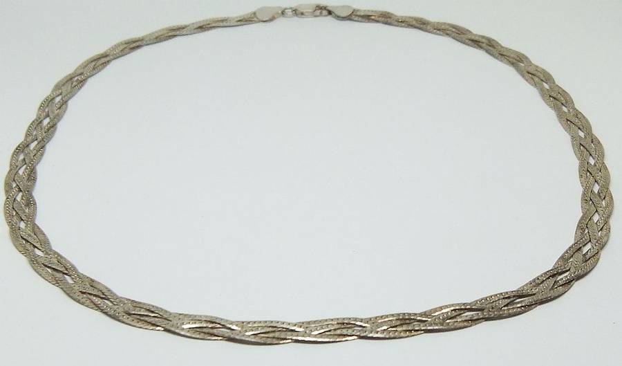 OH WOW !! A SUPERB FOUR STRAND STERLING SILVER NECKLACE IN EXCELLENT CONDITION !! MUST HAVE !!