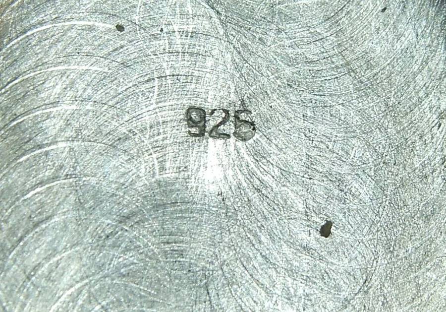 WOW !! A MASSIVE ENGRAVED OVAL STERLING SILVER LOCKET PENDANT WITH A STERLING SILVER NECKLACE !!