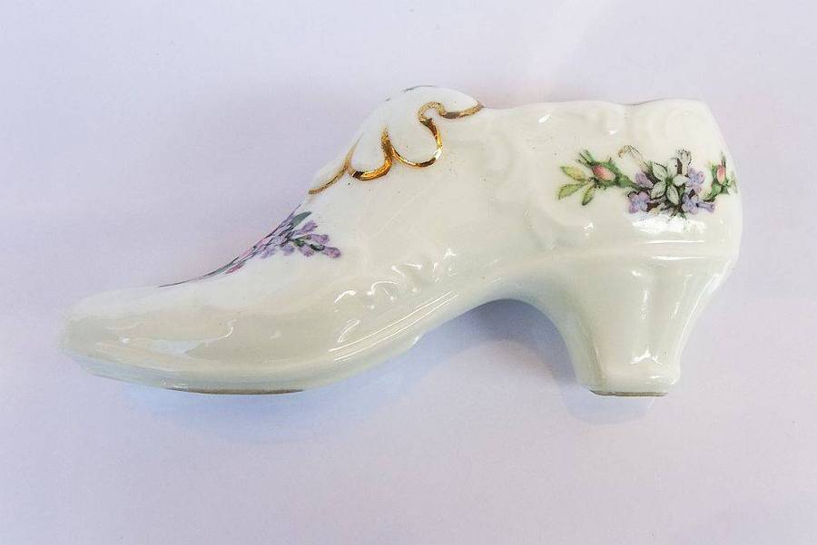 A very charming vintage porcelain trinket holder modelled as a Victorian shoe by Royal Albert