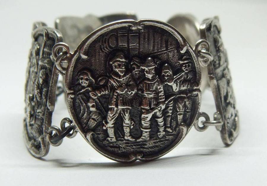 A stunning detailed old heavy quality silverplate bracelet by H.Hooijkaas of the Netherlands