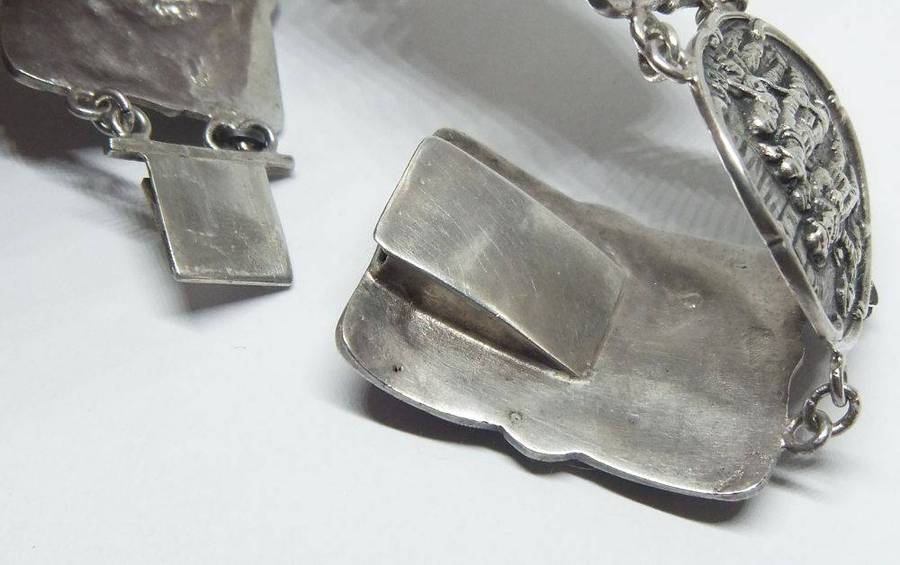 A stunning detailed old heavy quality silverplate bracelet by H.Hooijkaas of the Netherlands