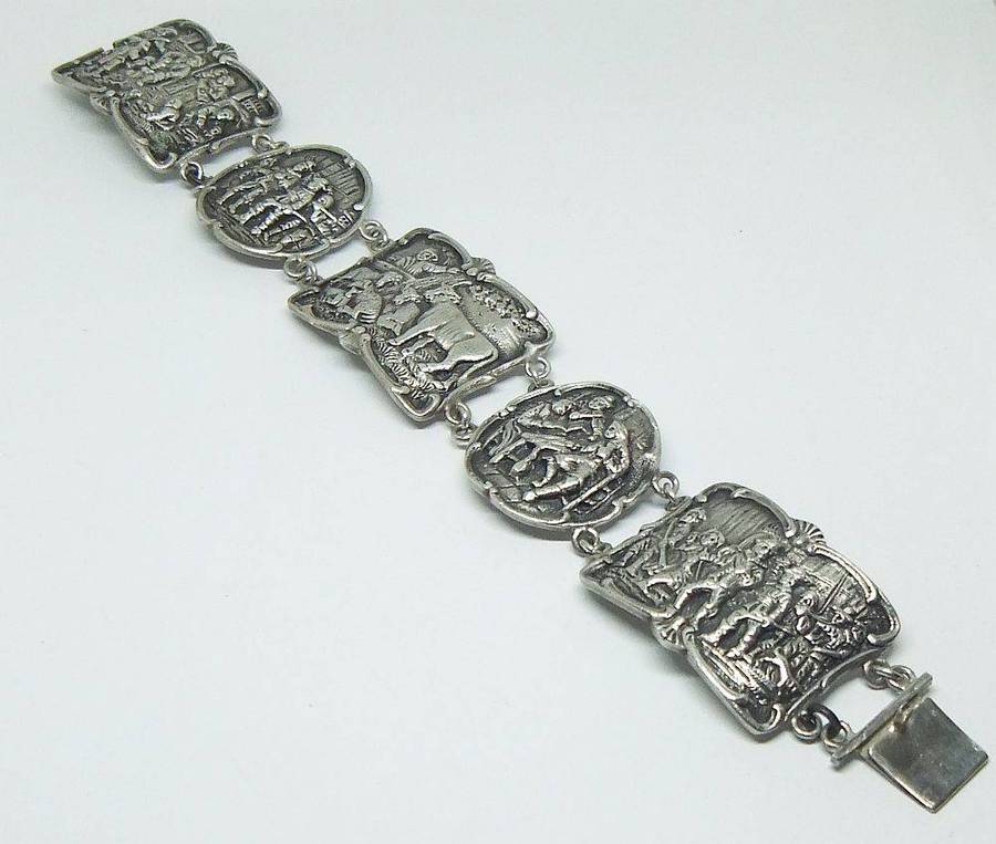 A stunning detailed old heavy quality silverplate bracelet by H.Hooijkaas of the Netherlands