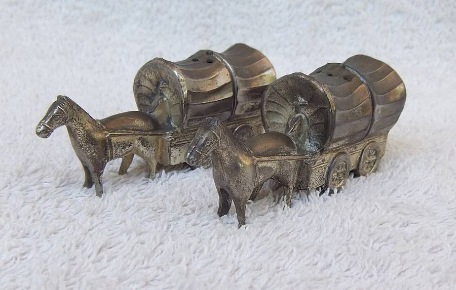 TOO CUTE !! A RARE PAIR OF VINTAGE METAL COWBOY WAGON SALT & PEPPER SHAKERS !! GREAT DETAIL !!