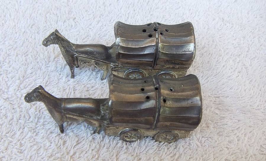 TOO CUTE !! A RARE PAIR OF VINTAGE METAL COWBOY WAGON SALT & PEPPER SHAKERS !! GREAT DETAIL !!