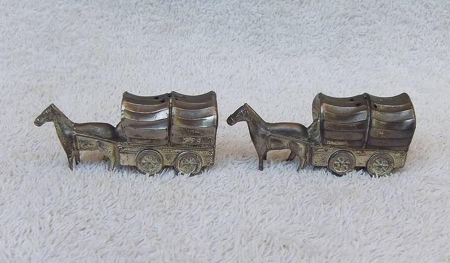 TOO CUTE !! A RARE PAIR OF VINTAGE METAL COWBOY WAGON SALT & PEPPER SHAKERS !! GREAT DETAIL !!