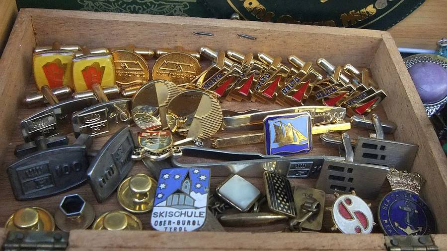 A JOBLOT OF VINTAGE BITS AND BOBS , FOR WEAR AND REPAIR , TO USE AND ABUSE - BID FOR THE LOT !!