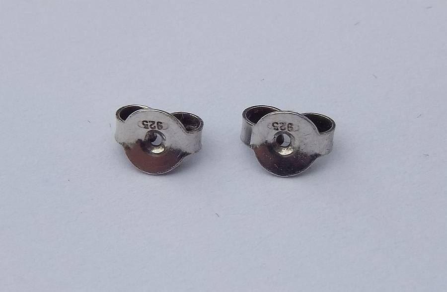 WOW !! LOOK !! A VINTAGE STYLE PAIR OF FANCY STERLING SILVER EARRINGS WITH GIFT BOX !!