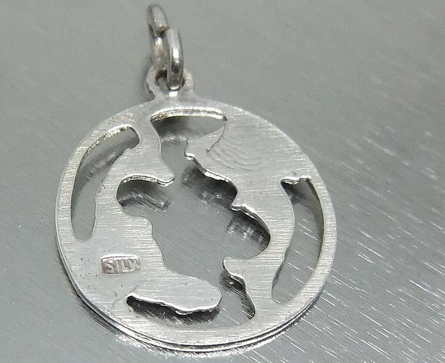 A RARE VINTAGE 1970`S STERLING SILVER "PISCES" ZODIAC SIGN PENDANT - NEVER WORN - FREE COMBINING !!