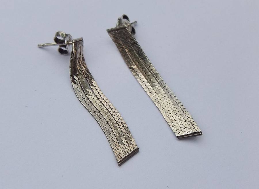 WOW !! LOOK !! A VINTAGE STYLE PAIR OF FANCY STERLING SILVER EARRINGS WITH GIFT BOX !!