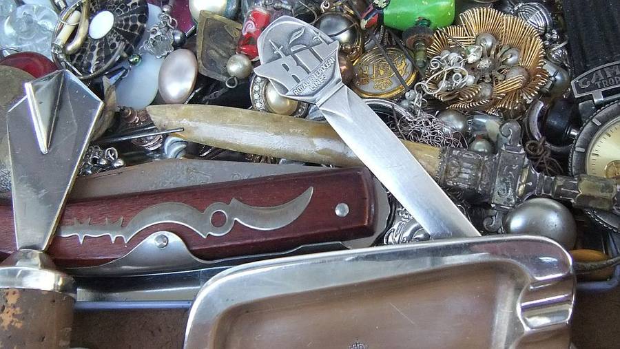 A JOBLOT OF VINTAGE BITS AND BOBS , FOR WEAR AND REPAIR , TO USE AND ABUSE - BID FOR THE LOT !!