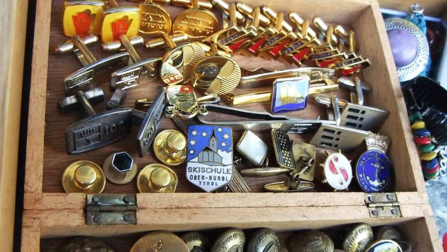 A JOBLOT OF VINTAGE BITS AND BOBS , FOR WEAR AND REPAIR , TO USE AND ABUSE - BID FOR THE LOT !!