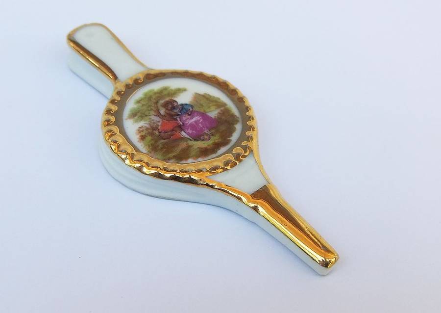 A CHARMING VINTAGE PORCELAIN PAIR OF BELLOWS BY WELL KNOWN FRENCH MAKER LIMOGES