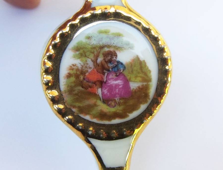 A CHARMING VINTAGE PORCELAIN PAIR OF BELLOWS BY WELL KNOWN FRENCH MAKER LIMOGES