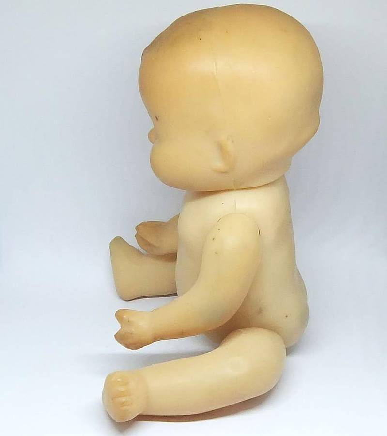 RARE IN SA !! A VINTAGE 1940`S RUBBER DOLL NAMED MARIE ROSE BY MORMIT ENGLAND - VALUE $50+