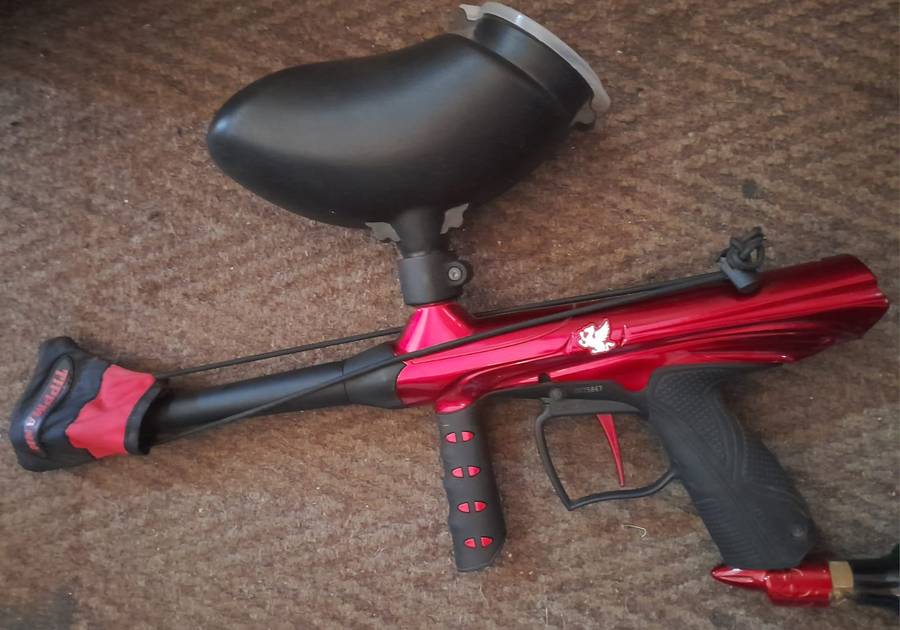 Tippmann (TPN) Gryphon Paintball Gun + 9oz Gas Cylinder, Black 200 Ball Hopper