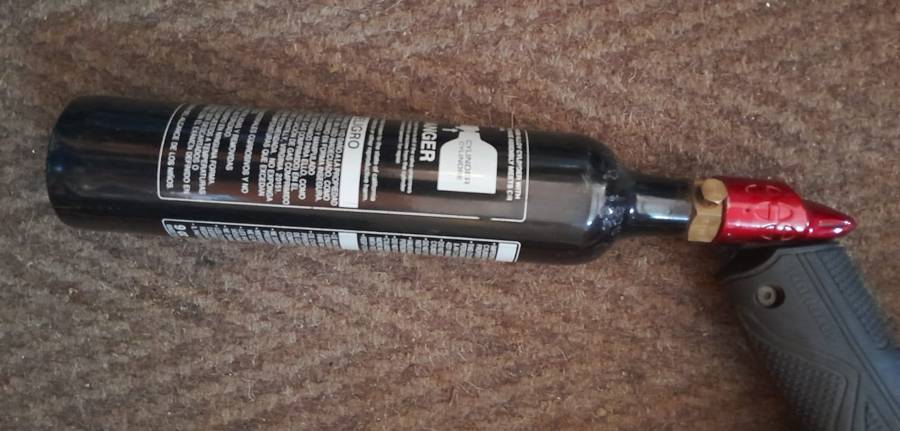 Tippmann (TPN) Gryphon Paintball Gun + 9oz Gas Cylinder, Black 200 Ball Hopper