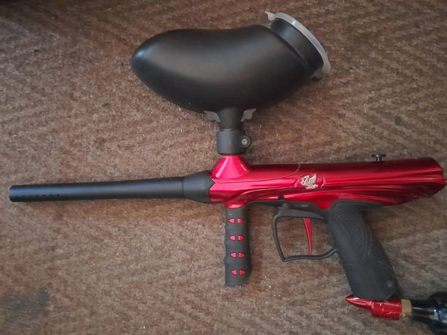 Tippmann (TPN) Gryphon Paintball Gun + 9oz Gas Cylinder, Black 200 Ball Hopper