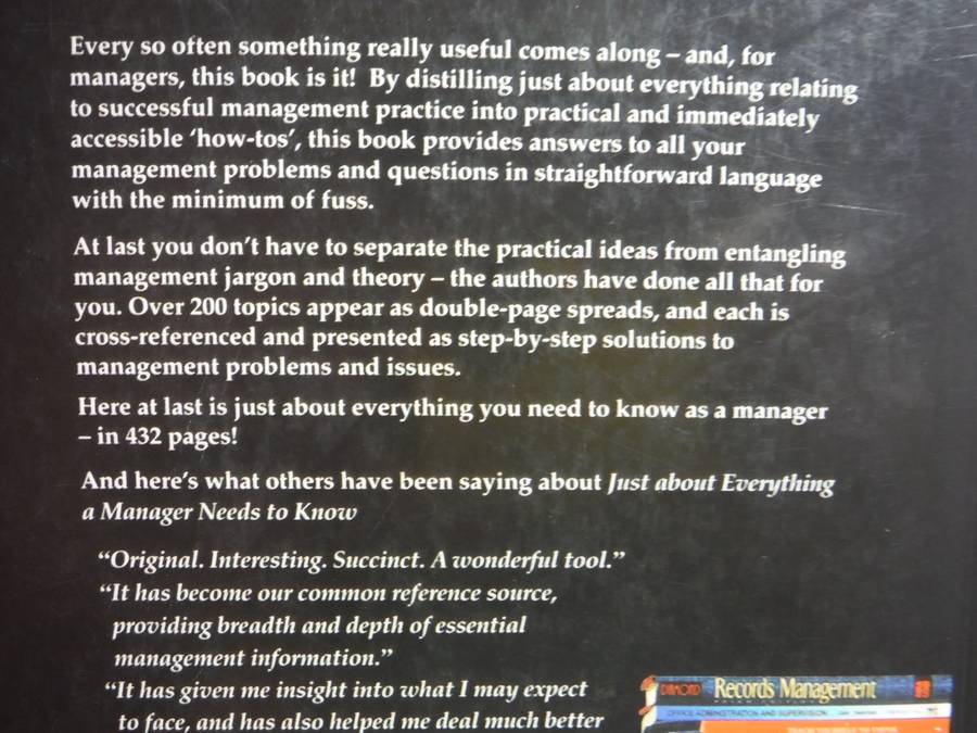 Just About Everything a Manager Needs to Know - Paperback - Neil Flanagan