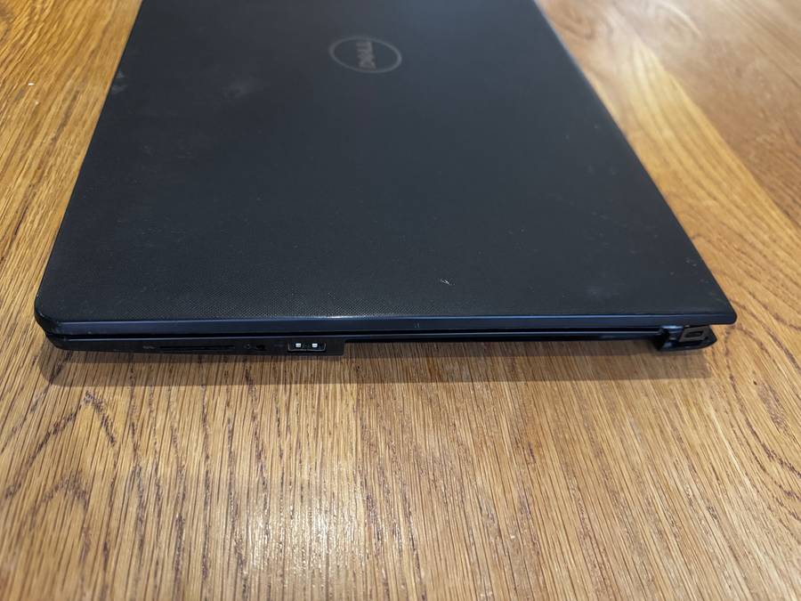DELL Inspiron 15 3000 Series 3567, Core i5-7200U 2.5GHz, 8GB DDR4 RAM PLEASE READ!!!