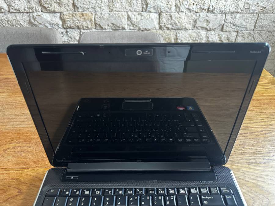 HP Pavilion DV4-2049WM 14.1'' AMD Dual Core 2.6Ghz 500GB HDD 4GBRAM PLEASE READ!!!