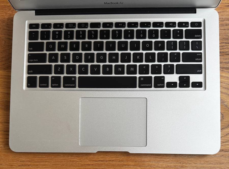 Apple MacBook Air 13" 2010 A1369 , Intel Core 2 Duo, 4Gb Ram. PLEASE READ!!!!!!