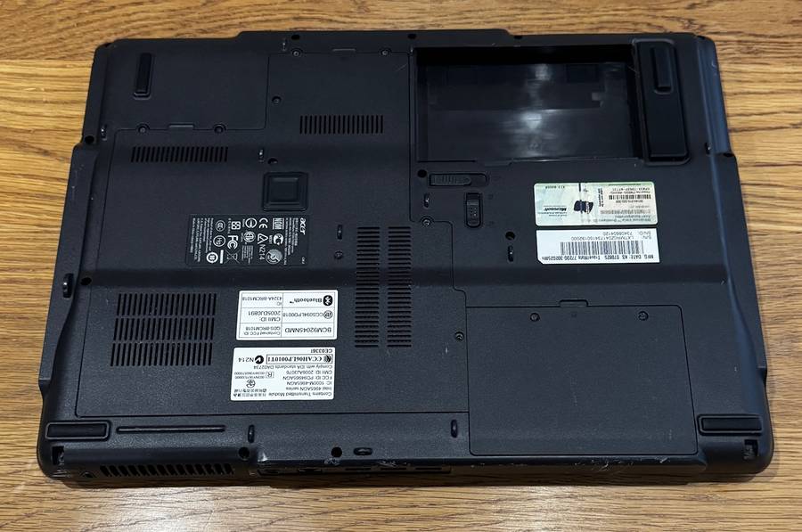 Acer TravelMate 7720G 17", Intel Core 2 Duo T7300 2.0GHz, 2GB RAM, 250GB HDD PLEASE READ!!!