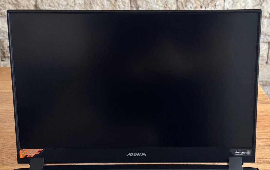 Gigabyte AORUS 17G XC 17.3", Intel Core i7-10870H 2.20GHz, RTX 3070, 8GB Ram, 512GB SSD, READ BELOW!