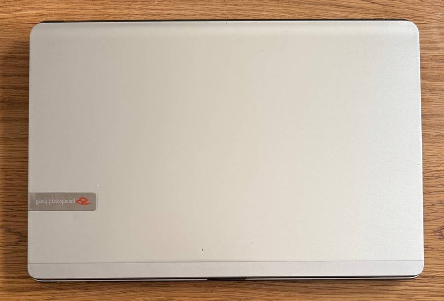 PB Easy Note TX86 15.6",GT420M 1GB VRAM , Intel Core i5-460M 2.53GHz, 4GB RAM, 500GB HDD, READ!!!