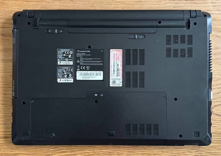 PB Easy Note TX86 15.6",GT420M 1GB VRAM , Intel Core i5-460M 2.53GHz, 4GB RAM, 500GB HDD, READ!!!