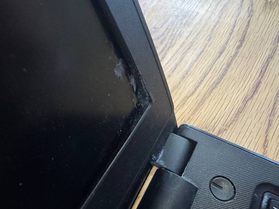 Dell Inspiron 15 3567 15.6", Intel Core i3-6006U 2.00GHz, 8GB RAM, 256GB SSD, PLEASE READ!!!