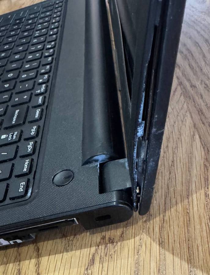 Dell Inspiron 15 3567 15.6", Intel Core i3-6006U 2.00GHz, 8GB RAM, 256GB SSD, PLEASE READ!!!