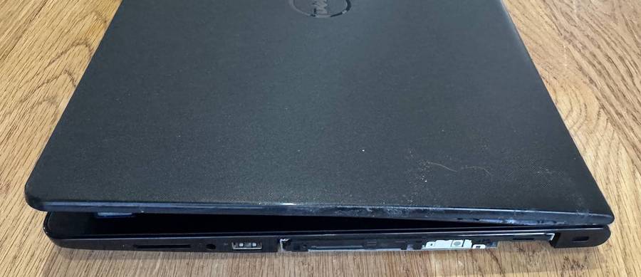 Dell Inspiron 15 3567 15.6", Intel Core i3-6006U 2.00GHz, 8GB RAM, 256GB SSD, PLEASE READ!!!