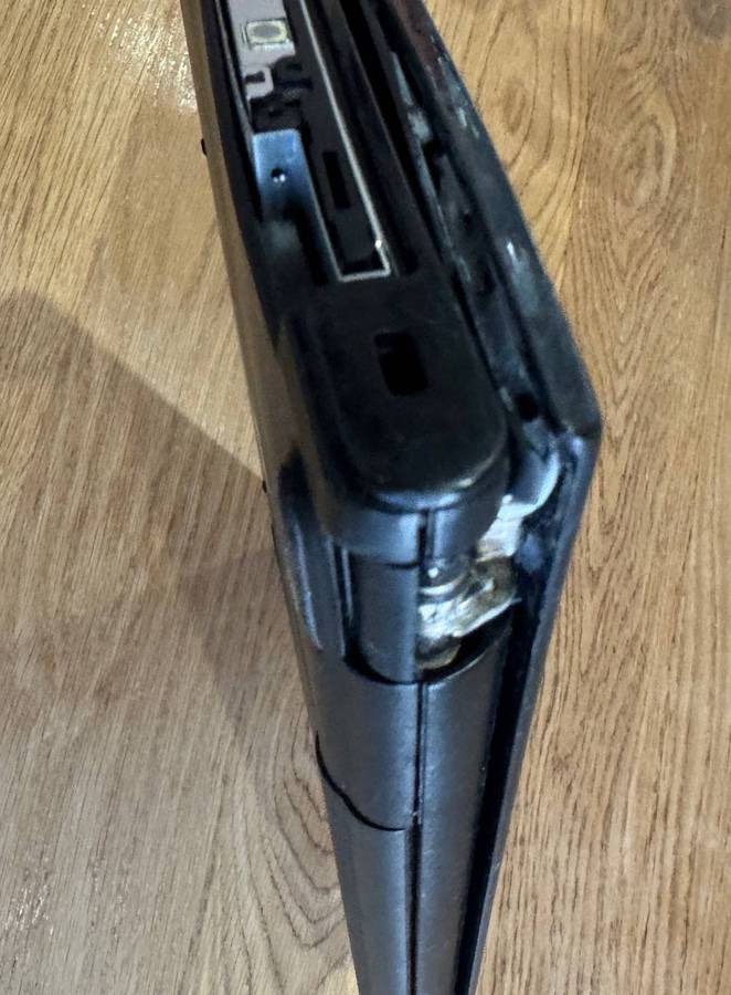 Dell Inspiron 15 3567 15.6", Intel Core i3-6006U 2.00GHz, 8GB RAM, 256GB SSD, PLEASE READ!!!