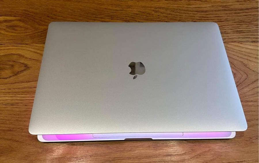 MacBook Pro (15-inch, 2016)TOUCHBAR 2.6GHz, Intel Core i7 ,256GB SSD, 16GB Ram - Silver