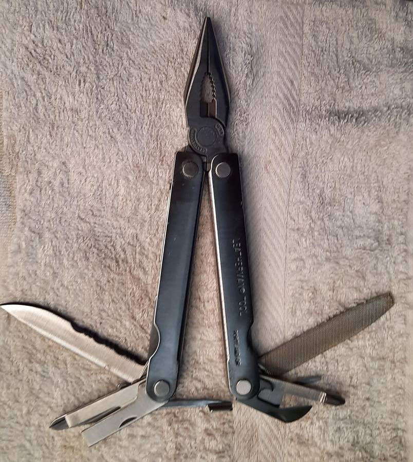 Leatherman PST 2  Multitool  manufacture date 03/98 With Thick Leather  Pouch Good Condition