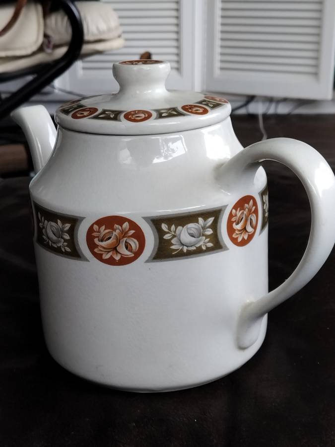 Vintage Midwinter Stylecraft Cameo Coffee Tea Pot Design John Russell
