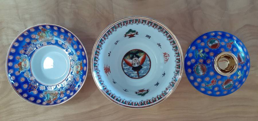 Beautiful Chinese 3-Piece Jingdezhen Porcelain Tea Bowl, Lid and Saucer