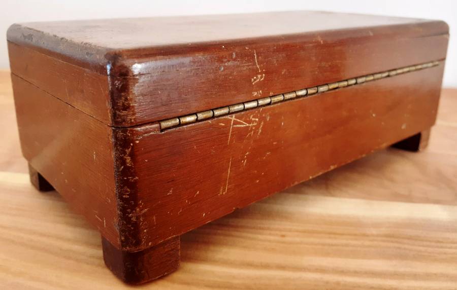Classic Collectable Musical Jewelry Box (Merry Widow Waltz)
