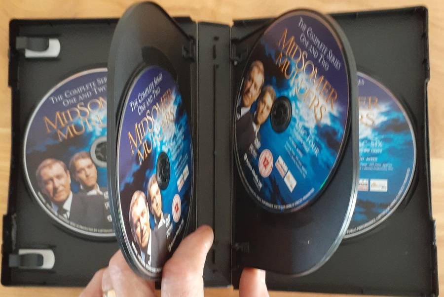 BBC Detective Series, Midsomer Murders, Complete Series 1 & 2, plus 9 other episodes.