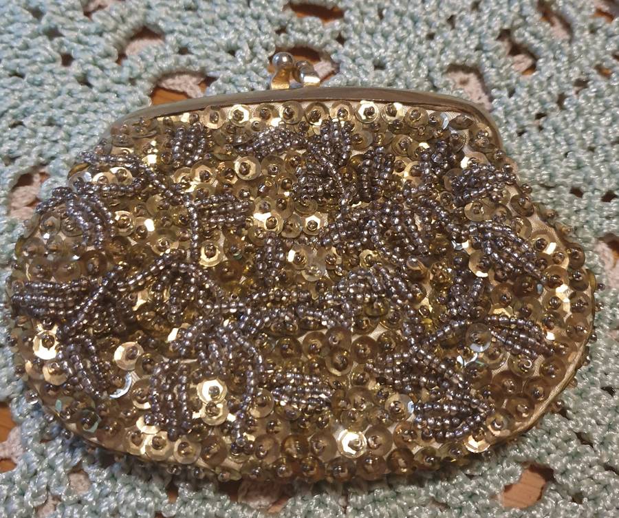 SMALL VINTAGE PURSE | MADE IN HONG KONG |